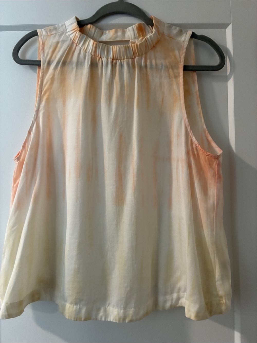 Cloth @Stone—Sleeveless Cream & Pale Peach Ruffled Neck Women's Top